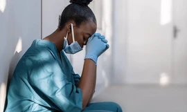 Nhiều y bác sĩ gặp phải các vấn đề tâm lý sau thời gian làm việc trên tuyến đầu