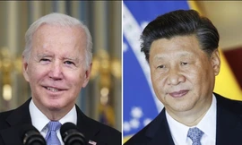 Tổng thống Mỹ Joe Biden (trái) và Chủ tịch Trung Quốc Tập Cận Bình