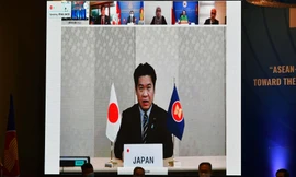 Bộ trưởng Quốc vụ thứ nhất Bộ Ngoại giao Nhật Bản Washio Eiichiro phát biểu tại toà đàm trực tuyến. (Ảnh: Mofa)