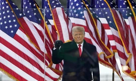 Ông Trump đang hứng nhiều chỉ trích sau vụ người biểu bình xông vào Quốc hội Mỹ. (Ảnh: AP)