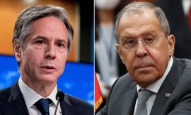 Ngoại trưởng Mỹ Antony Blinken và đồng cấp Nga Sergei Lavrov. (Ảnh: CNN)