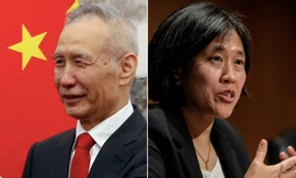 Phó Thủ tướng Trung Quốc Lưu Hạc (trái) và Đại diện Thương mại Mỹ Katherine Tai. (Ảnh: Reutes)