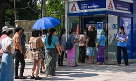 Lương và thu nhập của người dân Myanmar giảm đáng kể. (Ảnh: CNN)