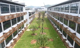 Các dãy nhà trong khu cách ly. (Ảnh: CNN)