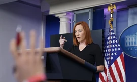 Thư ký báo chí Nhà Trắng Jen Psaki trong cuộc họp báo ngày 1/2. (Ảnh: AP)