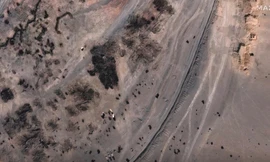 Ảnh vệ tinh do Maxar cung cấp về khu vực Trung Quốc đang rút quân. (Ảnh: Reuters)