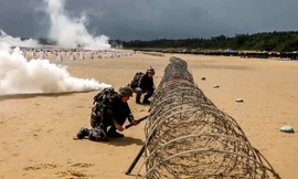 Binh lính Trung Quốc tham gia một khoá huấn luyện. (Ảnh: PLA Daily)