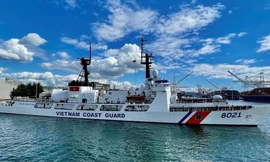 Tàu CSB 8021 rời cảng Seattle