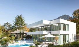 Ngôi nhà 'trắng tinh khôi' đẹp ngất ngây ai nhìn cũng mê