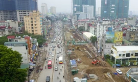 Hàng loạt cao ốc 'đu bám' 2 bên đường vành đai nghìn tỷ