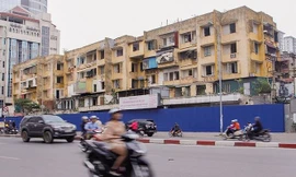 Dự án cải tạo chung cư cũ khu 'đất vàng' số 93 Láng Hạ chậm tiến độ nhiều năm. 