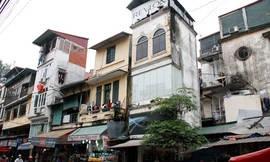 Nhiều nhà cao tầng gần Hồ Gươm sẽ bị 'cắt ngọn'