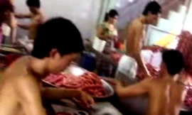 Ớn lạnh với lạp xưởng, mứt tết