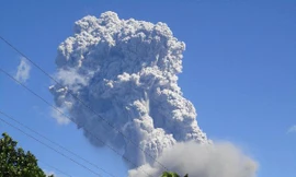 Núi lửa phun trào ở Philipines