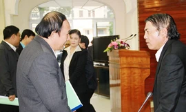 Ông Thanh nói chuyện với lãnh đạo Sở VH-TT&DL Đà Nẵng Ảnh: Nguyễn Huy