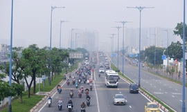 TPHCM lại chìm trong sương mù, bụi mịn vượt ngưỡng