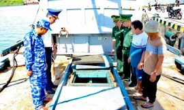 Bắt tàu vận chuyển trái phép 30.000 lít dầu DO 