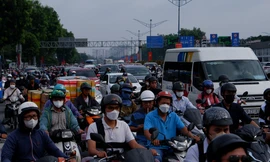 Khổ sở vì thường xuyên bị kẹt cứng trên các tuyến đường cửa ngõ Tây - Bắc TPHCM