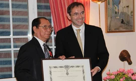 Pháp trao Bắc đẩu Bội tinh cho ông Trịnh Ngọc Thái