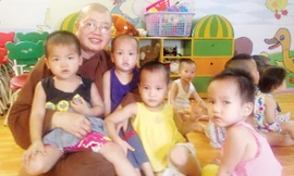 Nhà sư Đàm Lan và những đứa bé mồ côi ở chùa Bồ Đề
