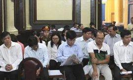 Nhiều bị cáo là nguyên lãnh đạo Navibank tại tòa. Ảnh: Tân Châu.