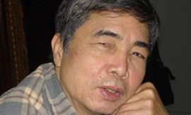 Nhà văn Trung Trung Đỉnh.