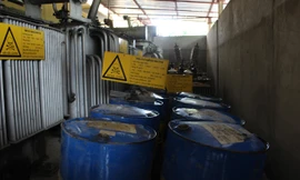 Một số lượng lớn dầu chứa PCB đang được lưu giữ tại Quảng Ninh. Ảnh: Nguyễn Hoài