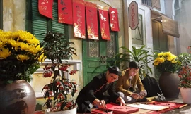 Không gian Tết Việt được tái hiện tại Hoàng thành Thăng Long. Ảnh: Nguyên Khánh.