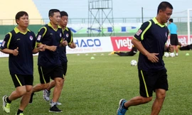 Tổ trọng tài chuẩn bị cho trận Siêu cup