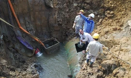 Từ năm 2012 đến nay, đường ống dẫn nước sông Đà - Hà Nội bị vỡ 18 lần. Ảnh: Thanh Hà