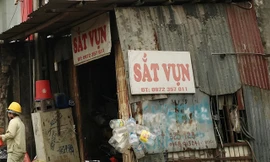 'Bom nổ chậm' bủa vây khu dân cư