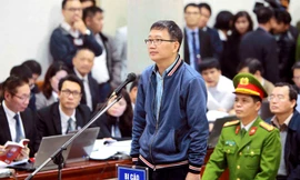 Trịnh Xuân Thanh và các bị cáo bị xét xử về tội “Cố ý làm trái quy định của Nhà nước về quản lý kinh tế gây hậu quả nghiêm trọng” và “Tham ô tài sản”. Ảnh: Anh Tuấn.