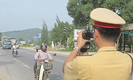 Phát hiện CSGT bắn tốc độ…