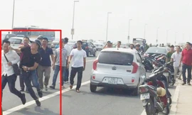 Những người đàn ông trên cầu