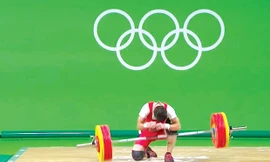 Thạch Kim Tuấn thất bại ở nội dung cử đẩy hạng cân 56kg.