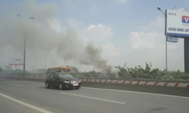 Khói mù mịt tại đường Bắc Thăng Long-Nội Bài.