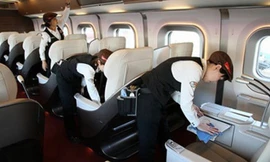 Nội thất khoang tàu Shinkansen hạng sang hiện đại như máy bay Boeing.