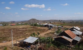 Một góc buôn định cư ở nơi quy hoạch.