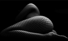 Ảnh nude trong triển lãm “Miền cổ tích”.