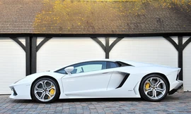 Đi xe đẹp, biển đẹp còn thể hiện “đẳng cấp” của người sở hữu. Ảnh: minh họa