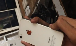 Du khách Trung Quốc lừa đảo bán iPhone giá rẻ 