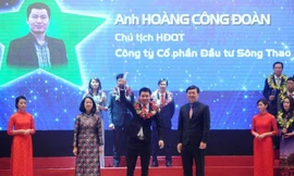 Doanh nhân Hoàng Công Đoàn tại lễ trao giải thưởng TOP 10 Doanh nhân trẻ xuất sắc khởi nghiệp năm 2016. Ảnh: Bình Minh.