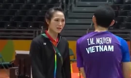 Trong khi Vũ Thị Trang bỏ tập luyện, nghỉ ngơi để làm HLV bất đắc dĩ cho Tiến Minh, một số quan chức đến tuổi hưu của Tổng cục TDTT vẫn đi dự Olympic để “nghiên cứu xu thế phát triển thể thao thế giới”. Ảnh cắt từ clip