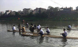  Đua thuyền trên sông Kỳ Cùng. Ảnh: Duy Chiến.