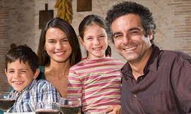 Học sinh Ý học về rượu vang