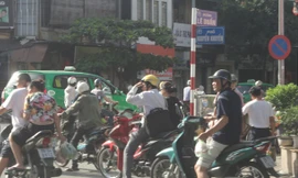 Phớt lờ biển cấm