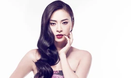 Ngô Thanh Vân: Nude với ngựa giả, được vỗ tay