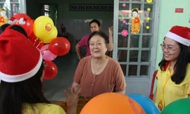 “Má” Mười người lập nên Mái ấm Thiện Duyên, nơi nuôi dưỡng những đứa trẻ bất hạnh, bị bỏ rơi. 