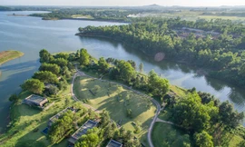 Vẻ đẹp sơn thủy hữu tình của Flamingo Đại Lải Resort.