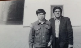 Cố nhạc sĩ Đỗ Nhuận và con trai Đỗ Hồng Quân.